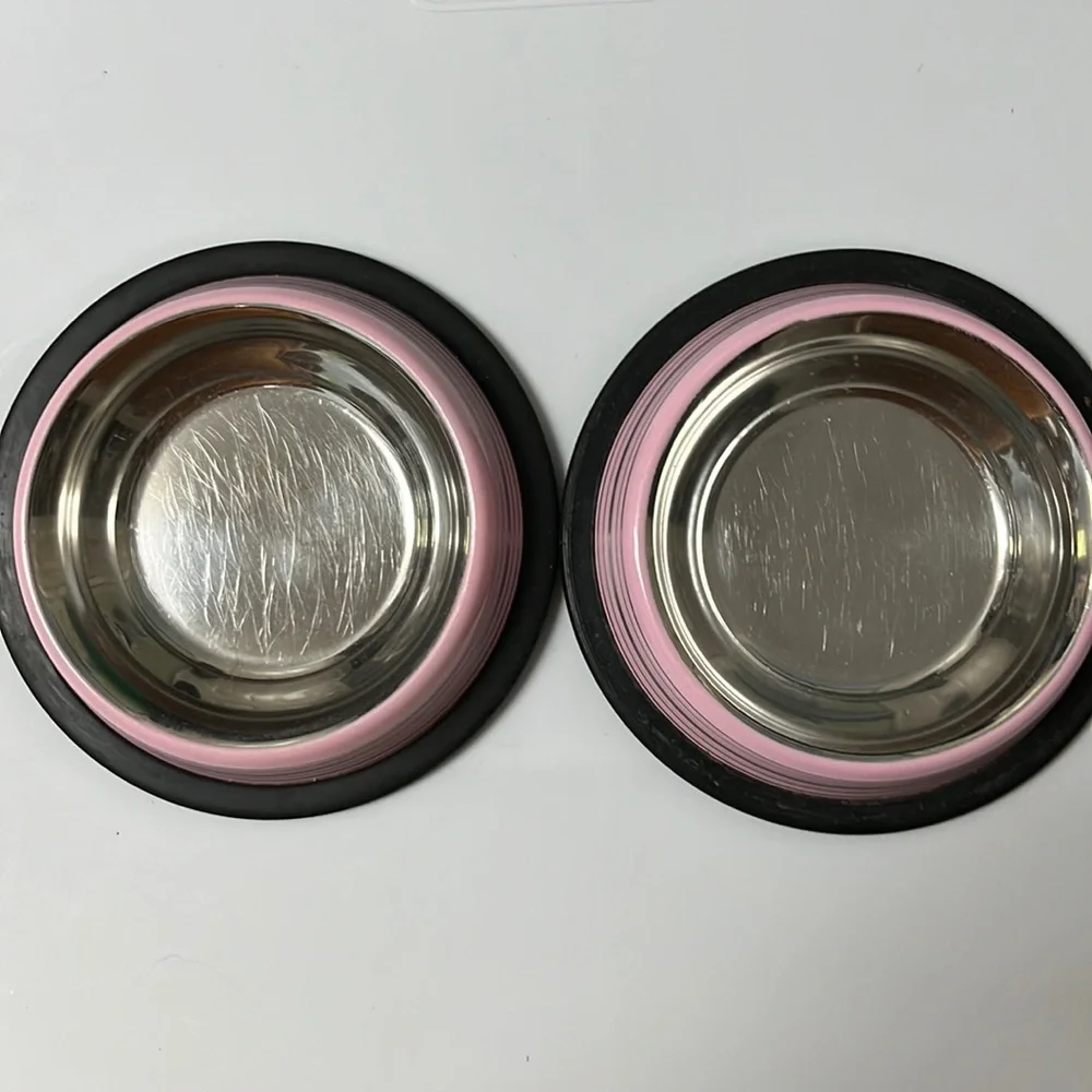 Pink, stainless steel cat bowls. 8oz capacity. Like new condition.